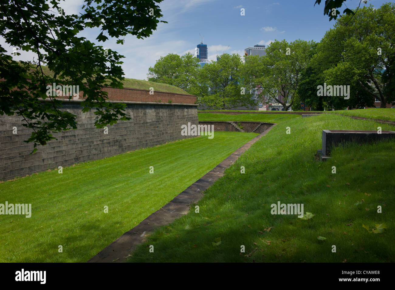 BEFESTIGUNGSANLAGEN GOUVERNEUR ISLAND IN NEW YORK CITY Stockfoto