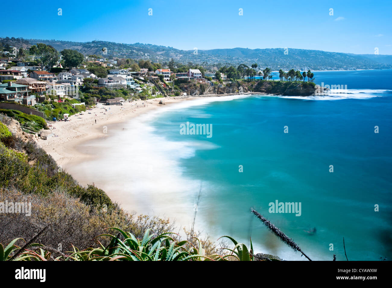 Ein Bild von einer schönen Bucht namens Crescent Bay in Laguna Beach, Kalifornien. Stockfoto