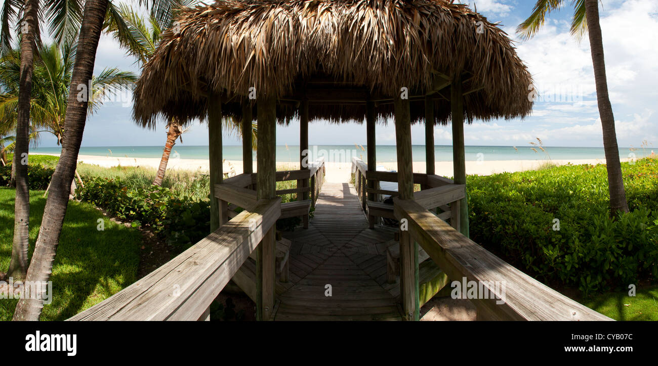 Strand-Pavillon (zusammengesetzte Panoramabild) - Lauderdale-by-the-Sea, Florida USA Stockfoto