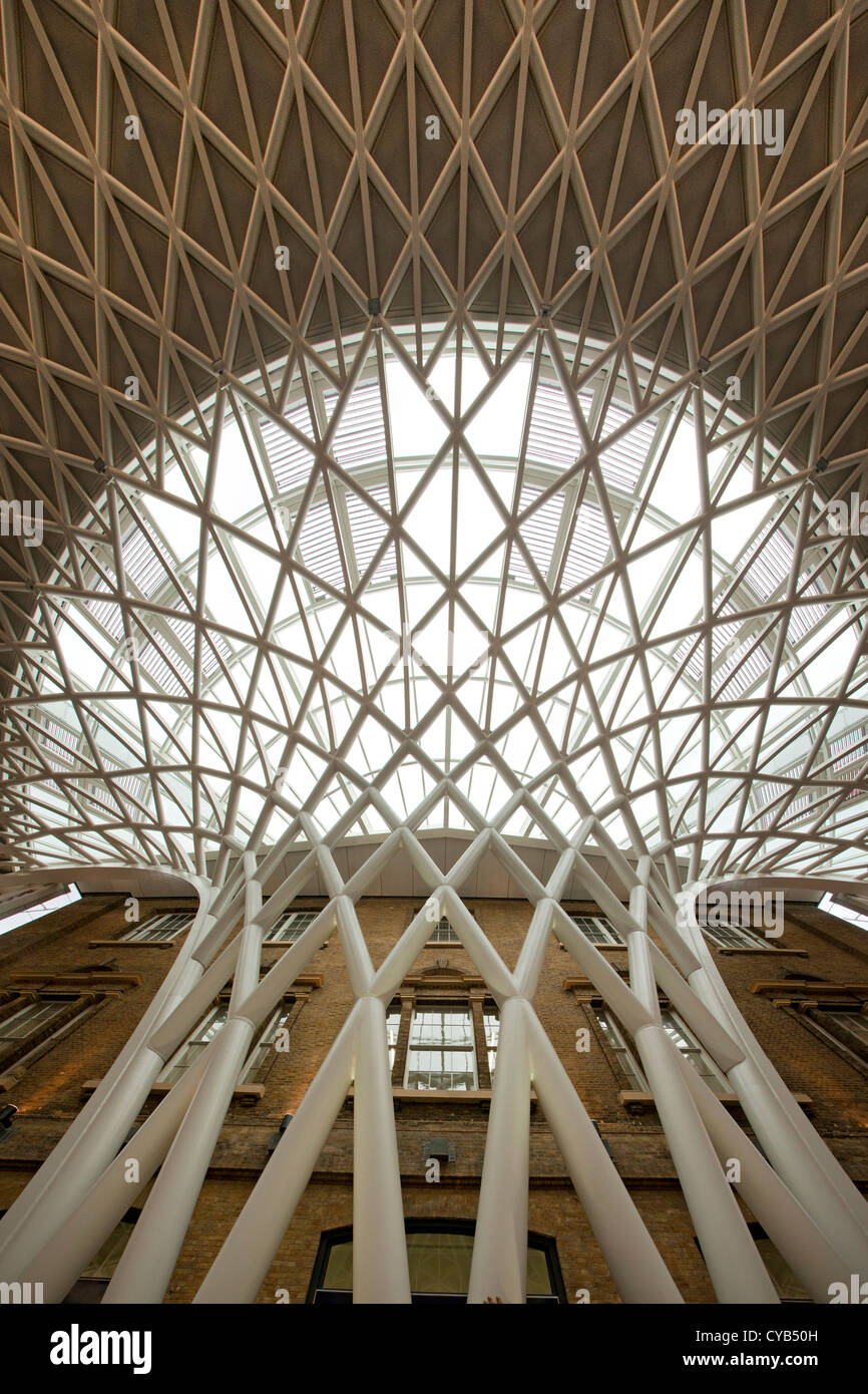 Neue Kings Cross Railway Station westlichen Bahnhofshalle Erweiterung Architektur, London, England Stockfoto