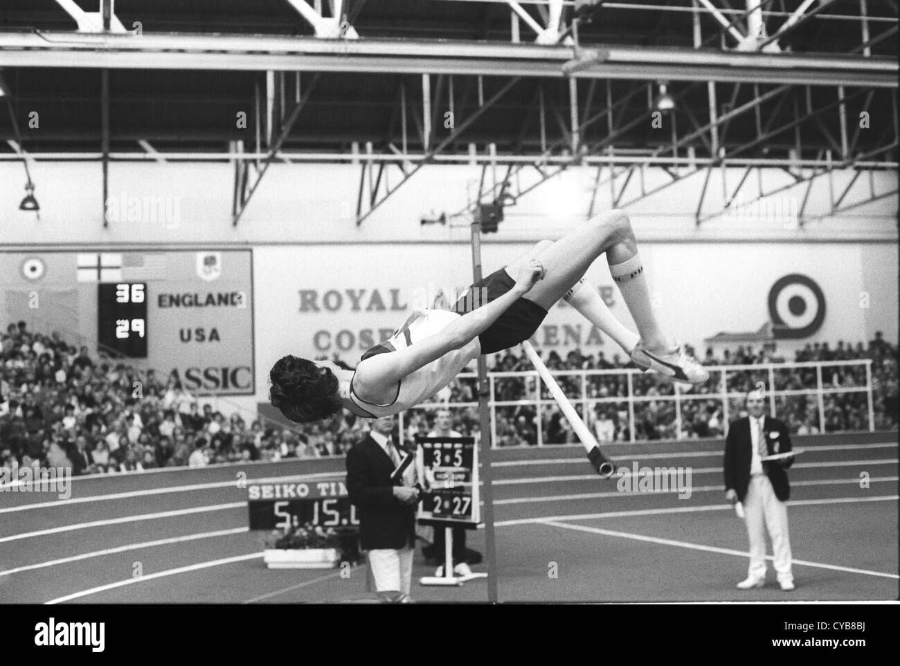 Großbritannien im Vergleich zu USA, Leichtathletik-Treffen in RAF Cosford Leichtathletik-Stadion, Shropshire, England, 9. März 1985 Stockfoto