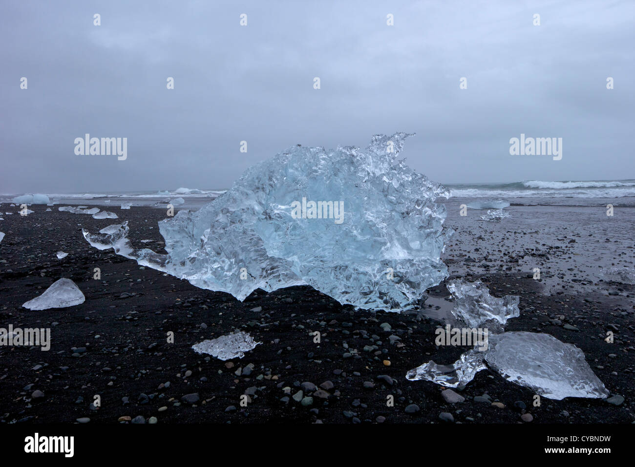 Eisberg schmelzen an der Küste am Jökulsárlón, Island Stockfoto