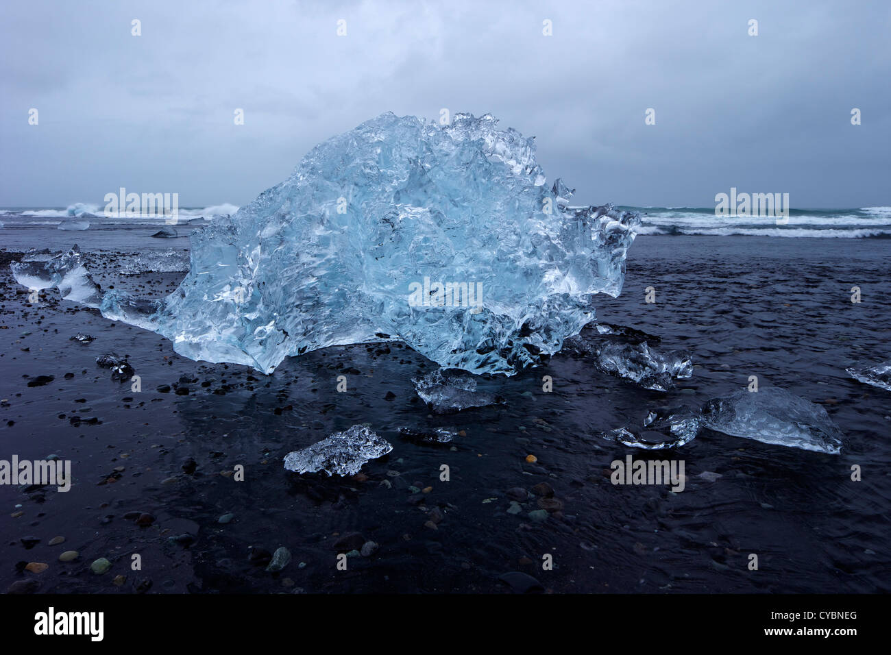 Eisberg schmelzen an der Küste am Jökulsárlón, Island Stockfoto