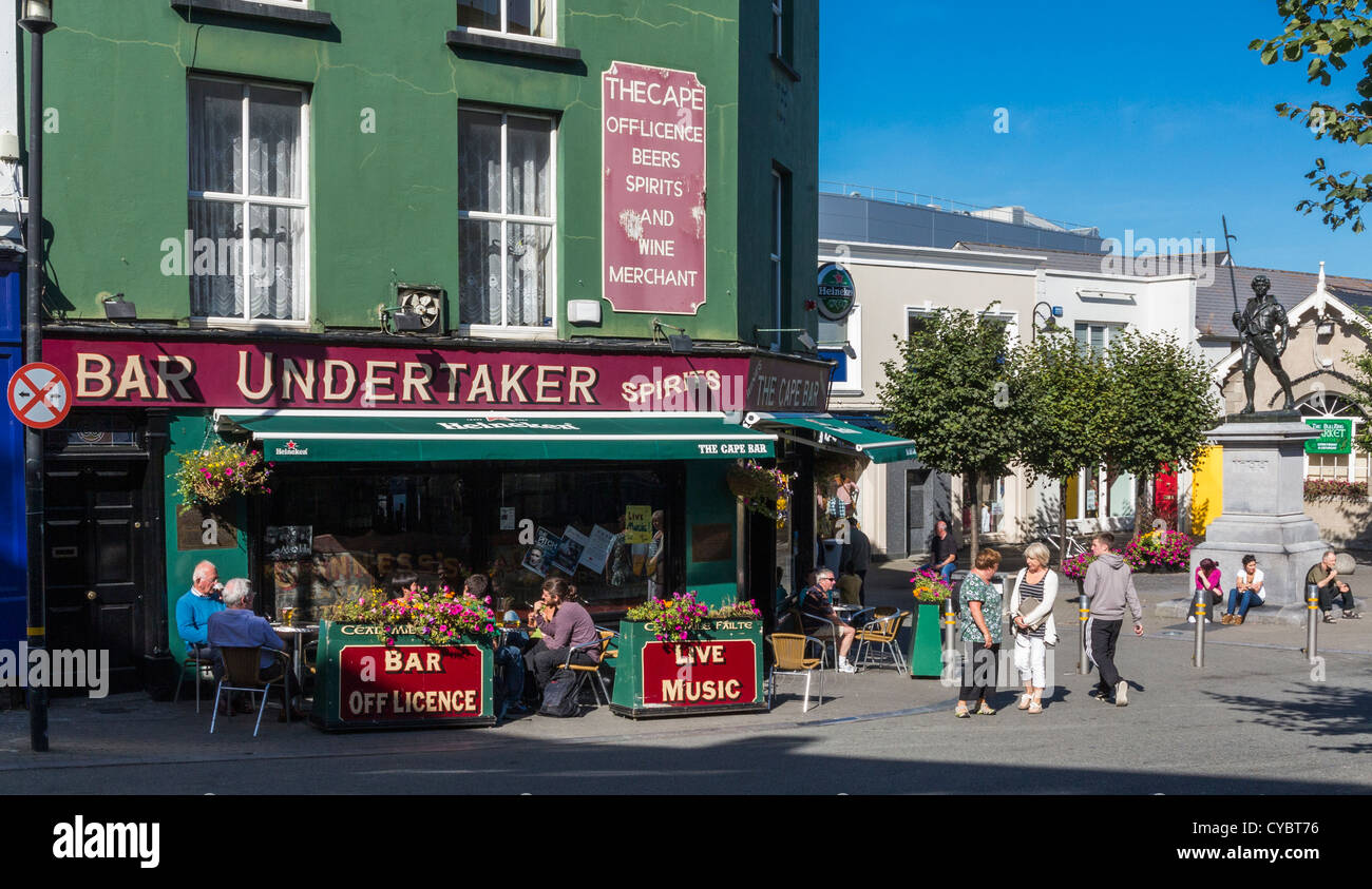 Die Bar / Undertaker Irish Pub im Stadtzentrum von Wexford, Irland Stockfoto