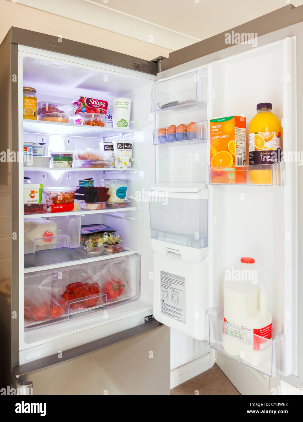 Kühlschrank Tür Offen Stockfotos und -bilder Kaufen - Alamy
