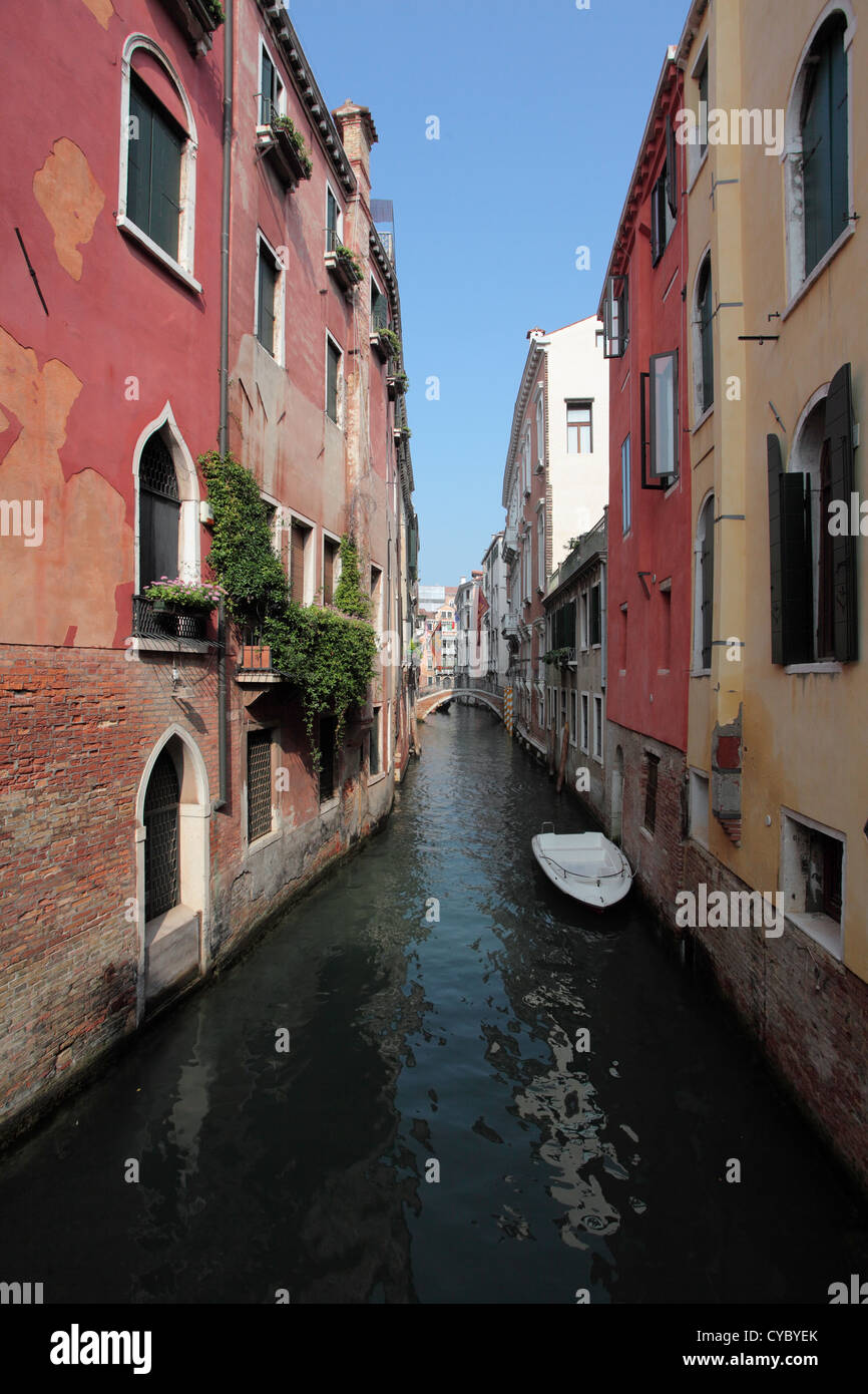 Bella Italia-Serie. Venedig - die Perle Italiens. Straße in Venedig. Stockfoto