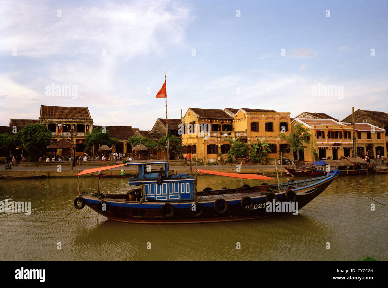 Thu Bon Fluss an einem in Vietnam in Fernost Südostasien Hoi. Blick auf das Wasser Sonnenuntergang Dämmerung Serenity asiatischen Landschaft Wanderlust Eskapismus Reisen Stockfoto