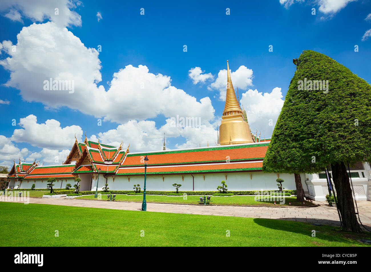 Außenseite der Gebäude im Grand Palace. Bangkok, Thailand. Stockfoto
