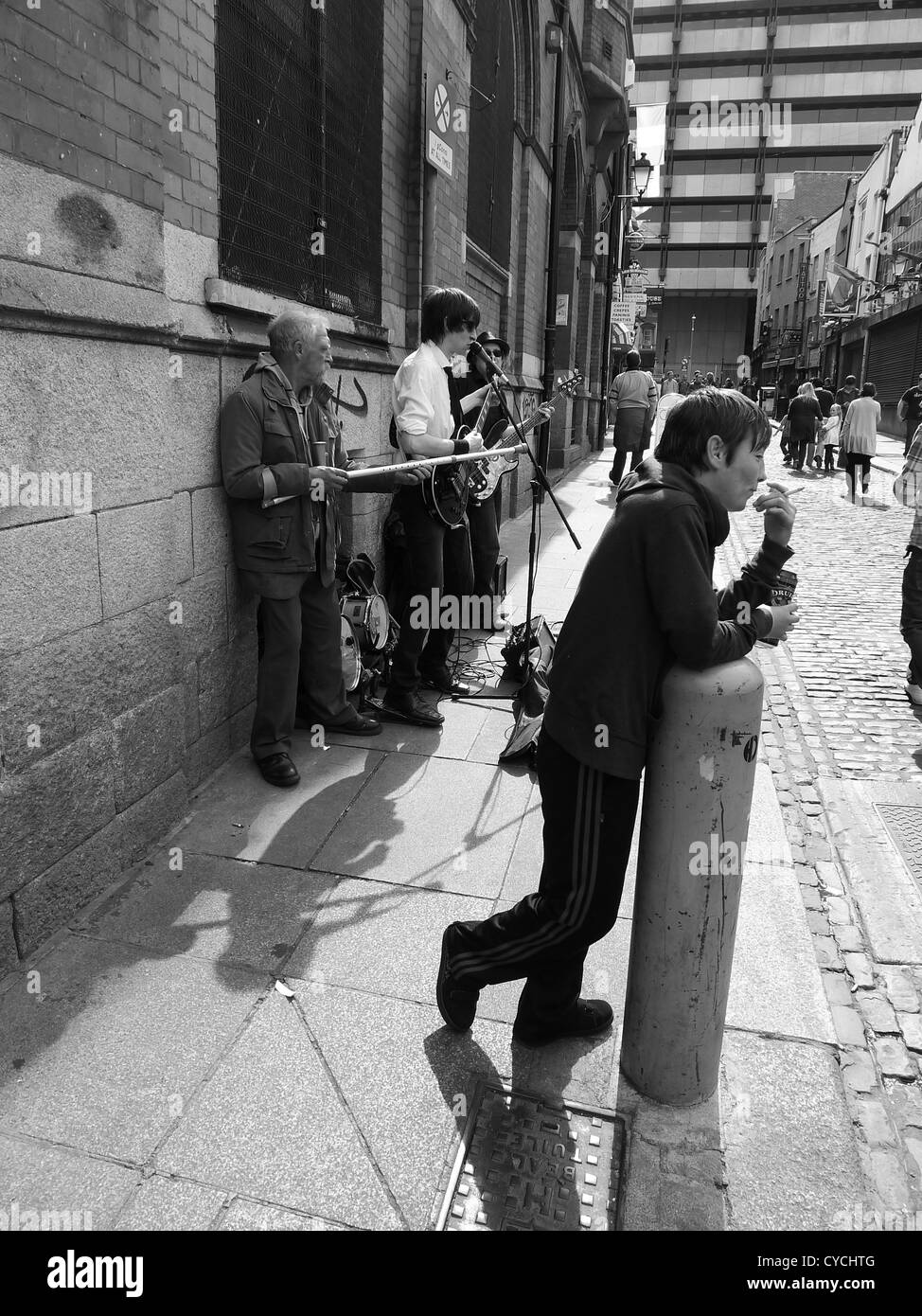 Straße Band in Dublin, Minderjährige betrunken junge Stockfoto