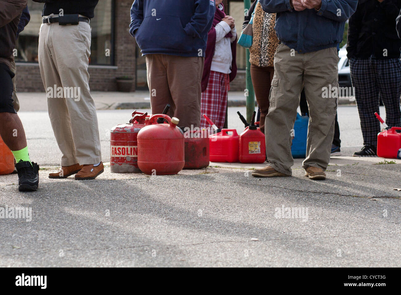 Gas warten nach Super Sturm Sandy. Stockfoto