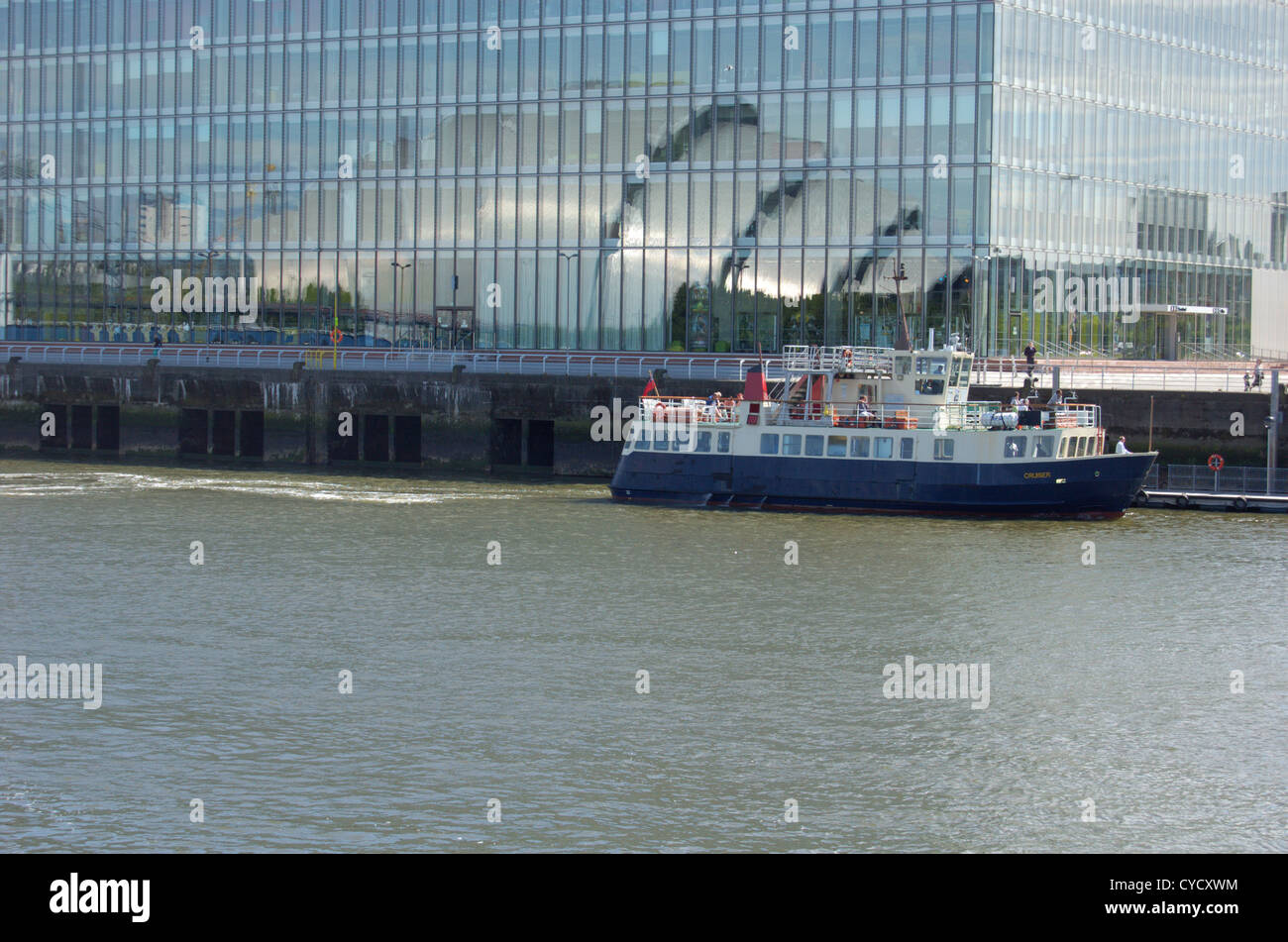 Cruiser auf dem Fluss Clyde in Glasgow, Schottland. Editorial nur 20. Juni 2010 Stockfoto