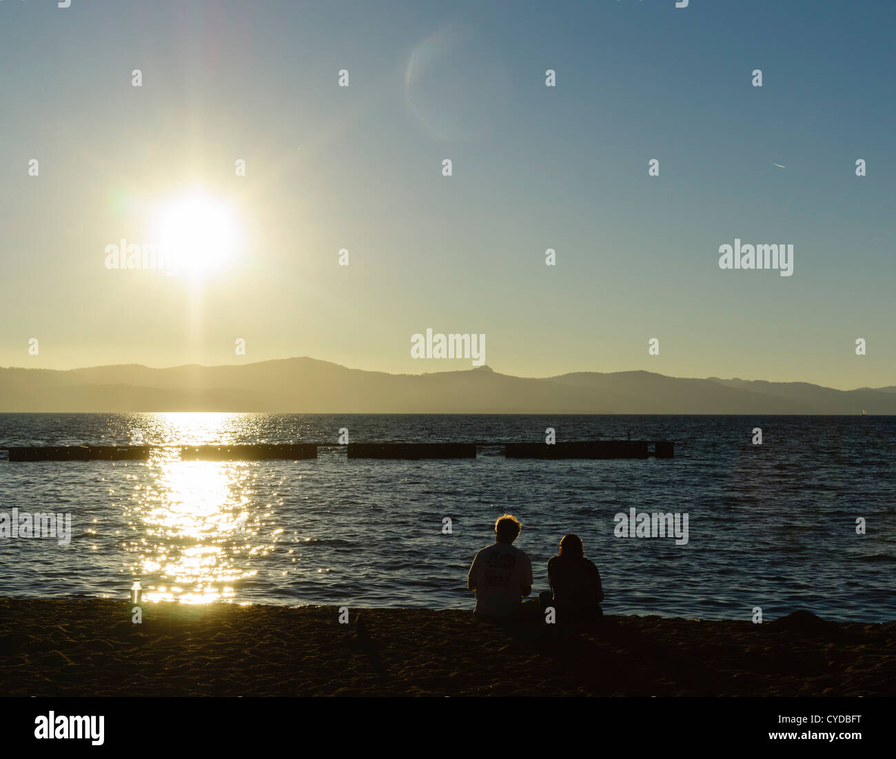 Lake Tahoe - paar bei Sonnenuntergang. Stockfoto