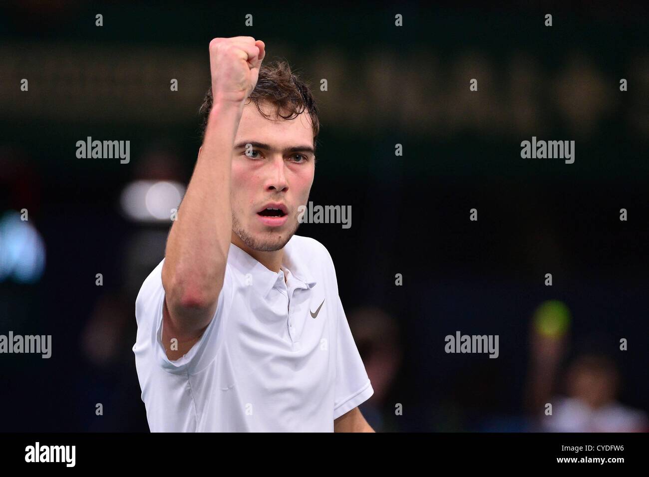 31.10.2012 Paris, Frankreich. Jerzy Janowicz feiert seinen Sieg gegen Andy Murray in der BNP Paribas Masters ATP World Tour Masters. Stockfoto