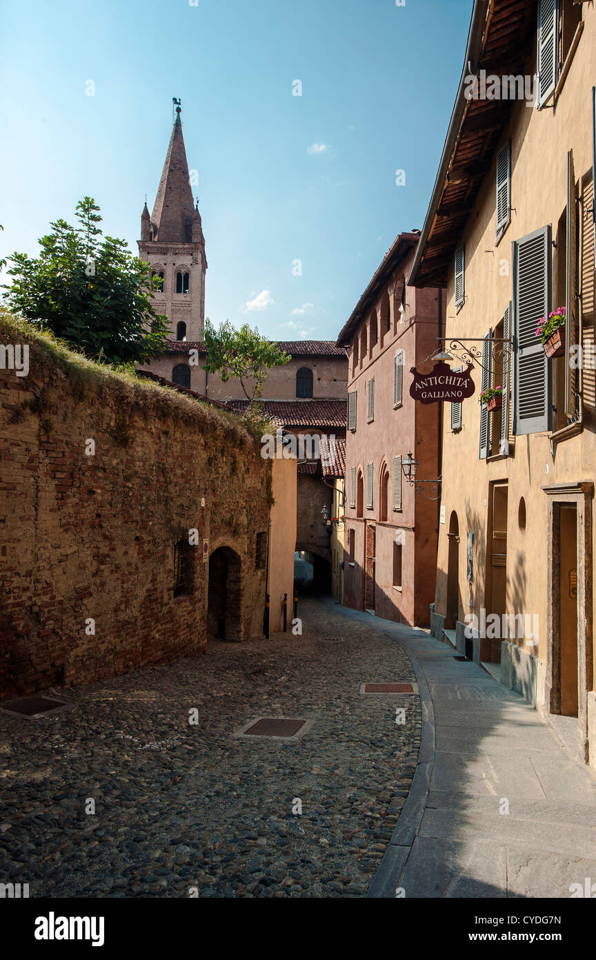 Europa Italien Piemont Provinz von Cuneo Saluzzo-Ansicht mit der Kirche von S. Giovanni Stockfoto