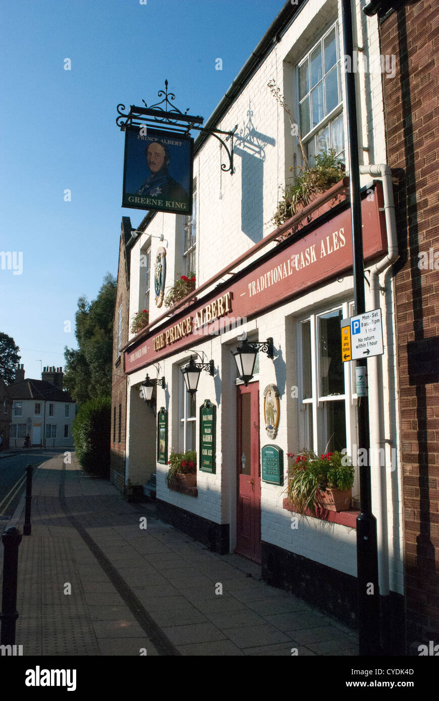 Vorderseite des Prinz Albert Pub in Ely mit Pub Schild Stockfoto