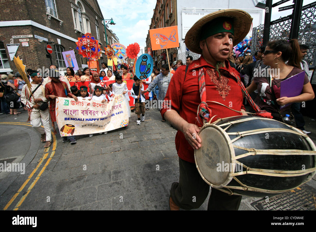 Gegründet Mela Parade, Brick Lane, London Stockfoto