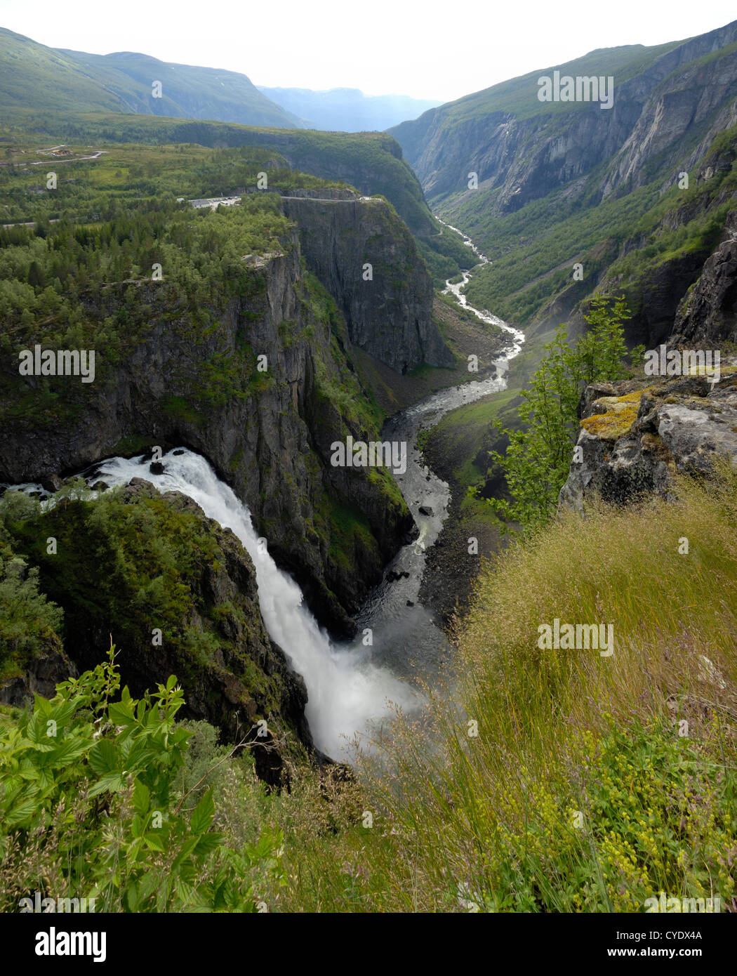 Voringfoss Wasserfall, in der Nähe von Eidfjord, Hordaland, Norwegen Stockfoto