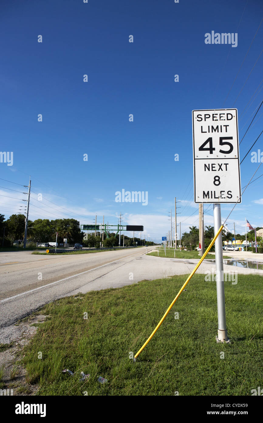 45 km/h Höchstgeschwindigkeit nächsten 8 Meilen auf uns route 1 in Key Largo Florida Keys usa Stockfoto