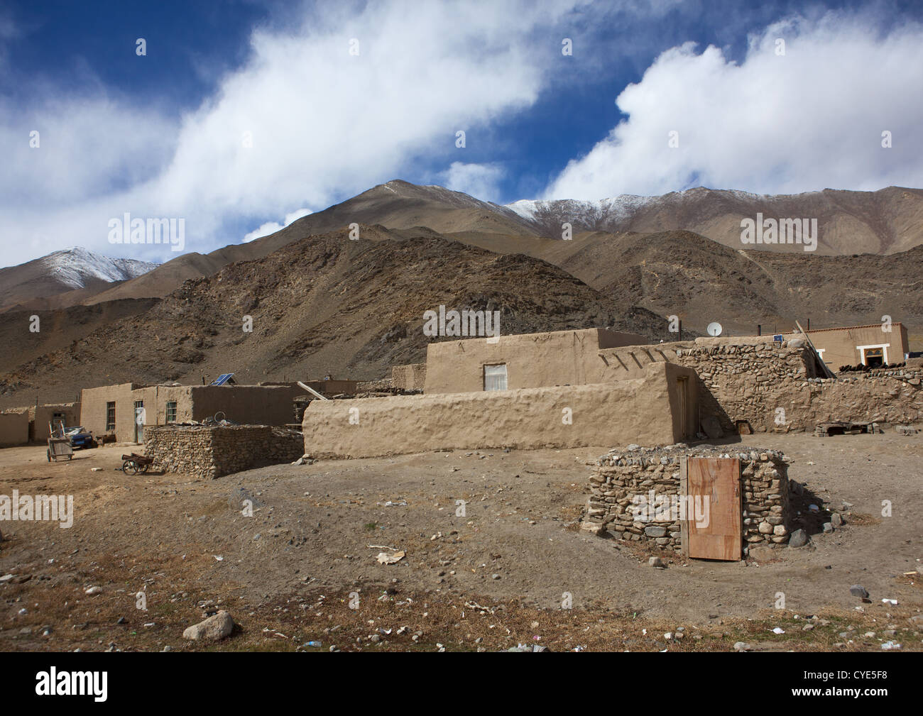 Kirgisische stone Village, Tashkurgan, Uigurischen Autonomen Gebiet Xinjiang, China Stockfoto