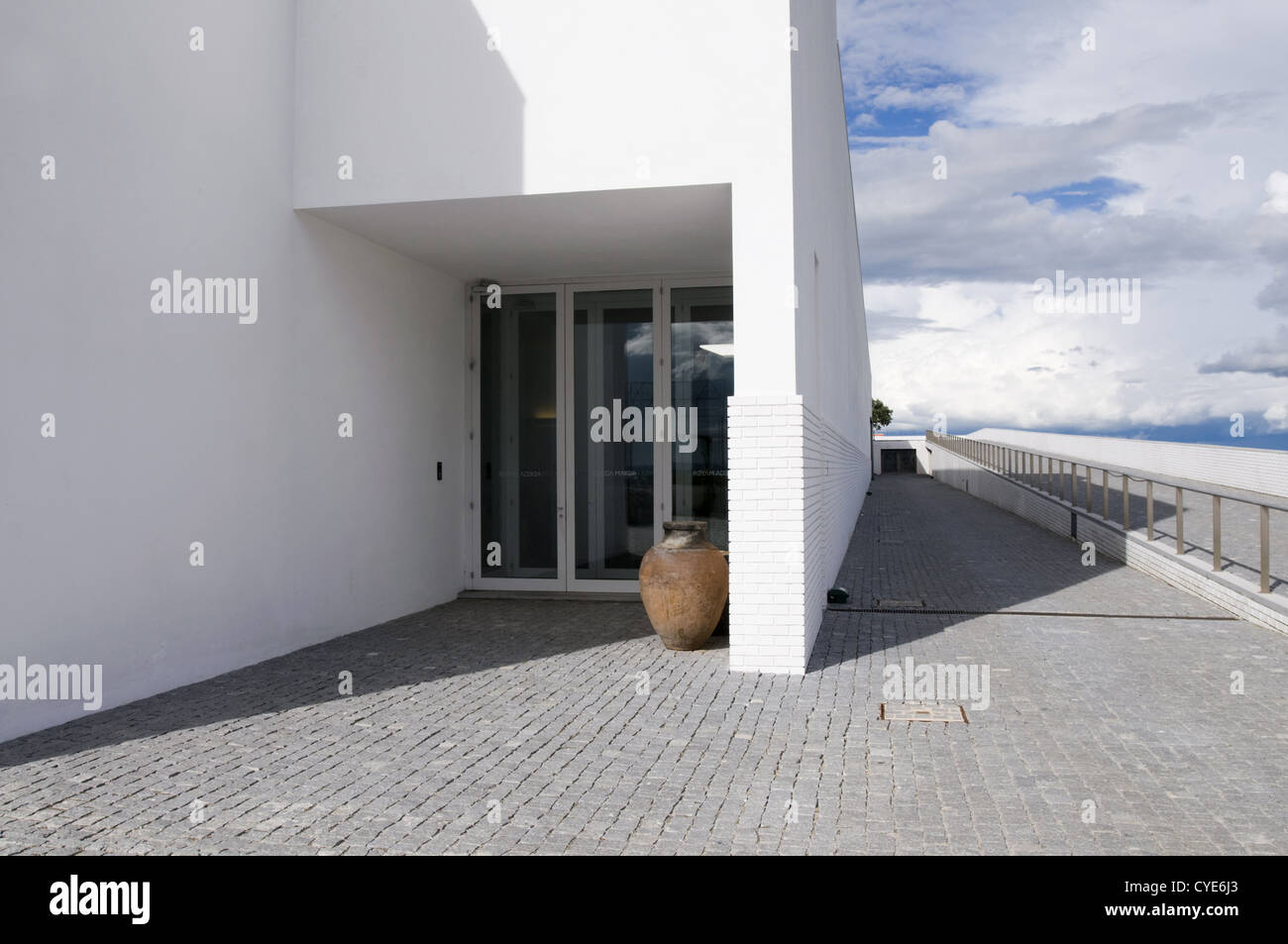 Adega Bürgermeister Weingut, von Siza Vieira entworfen. Alentejo, südlich von Portugal. Stockfoto