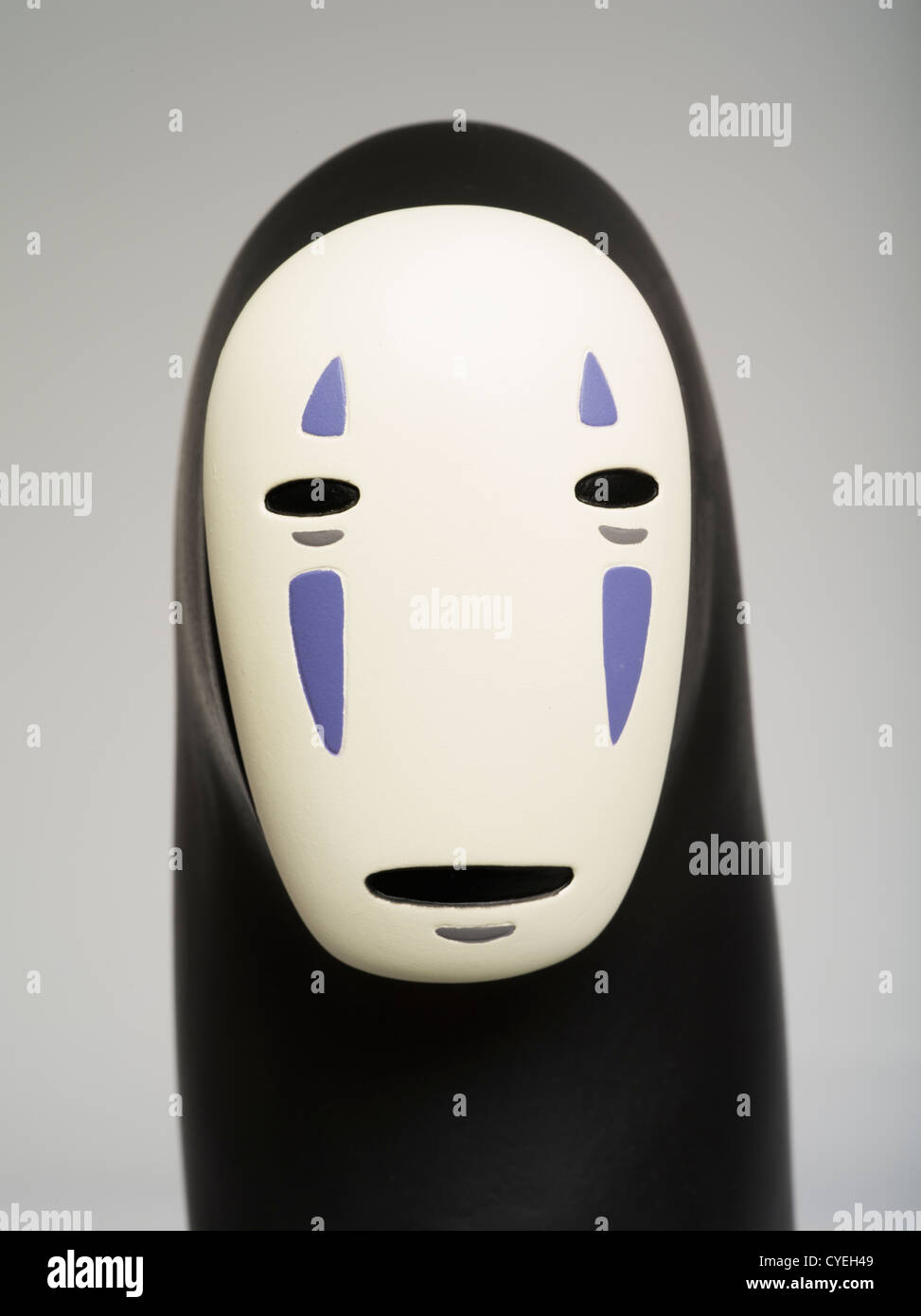 No-Face Spielzeug aus Anime-Film Spirted entfernt / Sen, Chihiro, unter der Regie von Hayao Miyazaki, produziert von Studio Ghibli Stockfoto