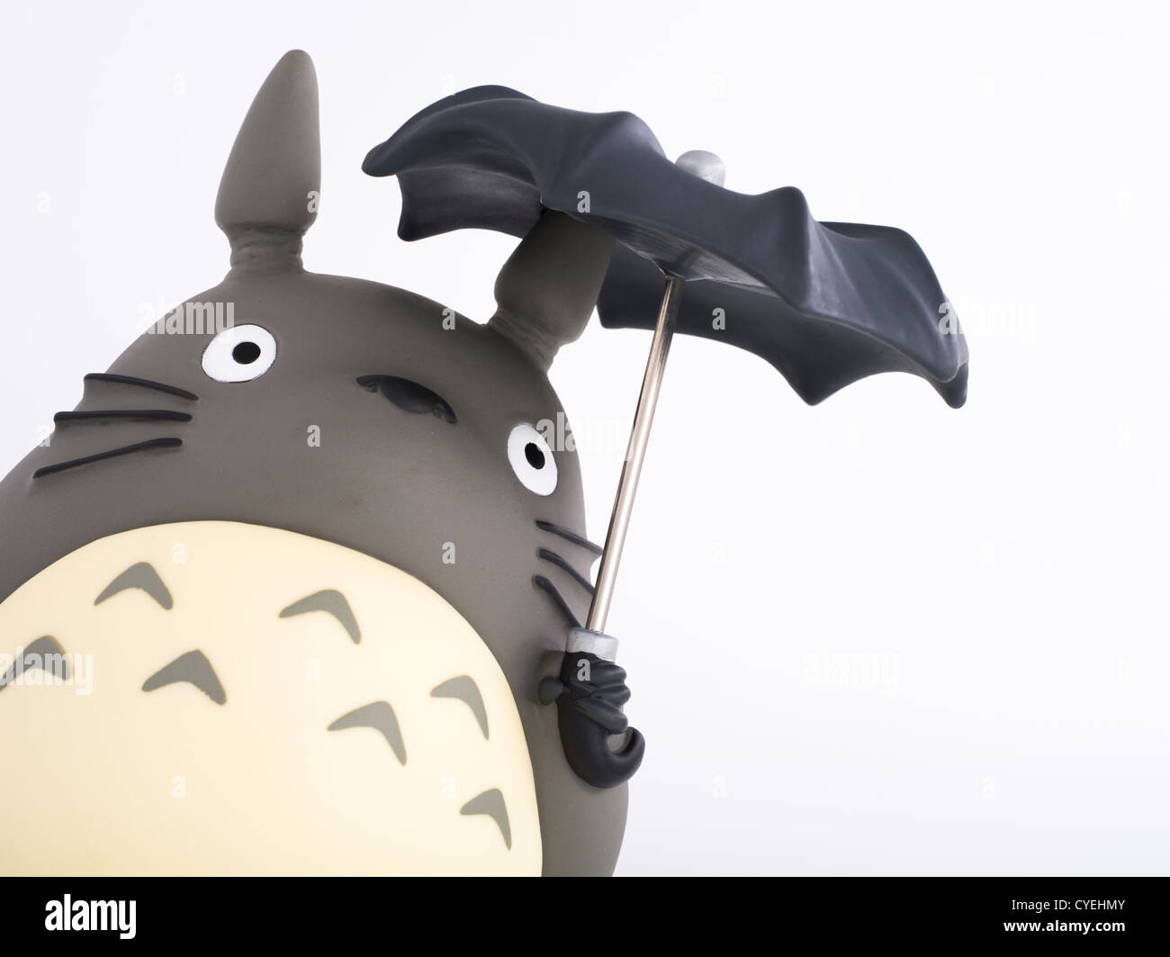 Totoro Spielzeug von Anime-Film Tonari keine Totoro / mein Nachbar Totoro, unter der Regie von Hayao Miyazaki, produziert von Studio Ghibli Stockfoto