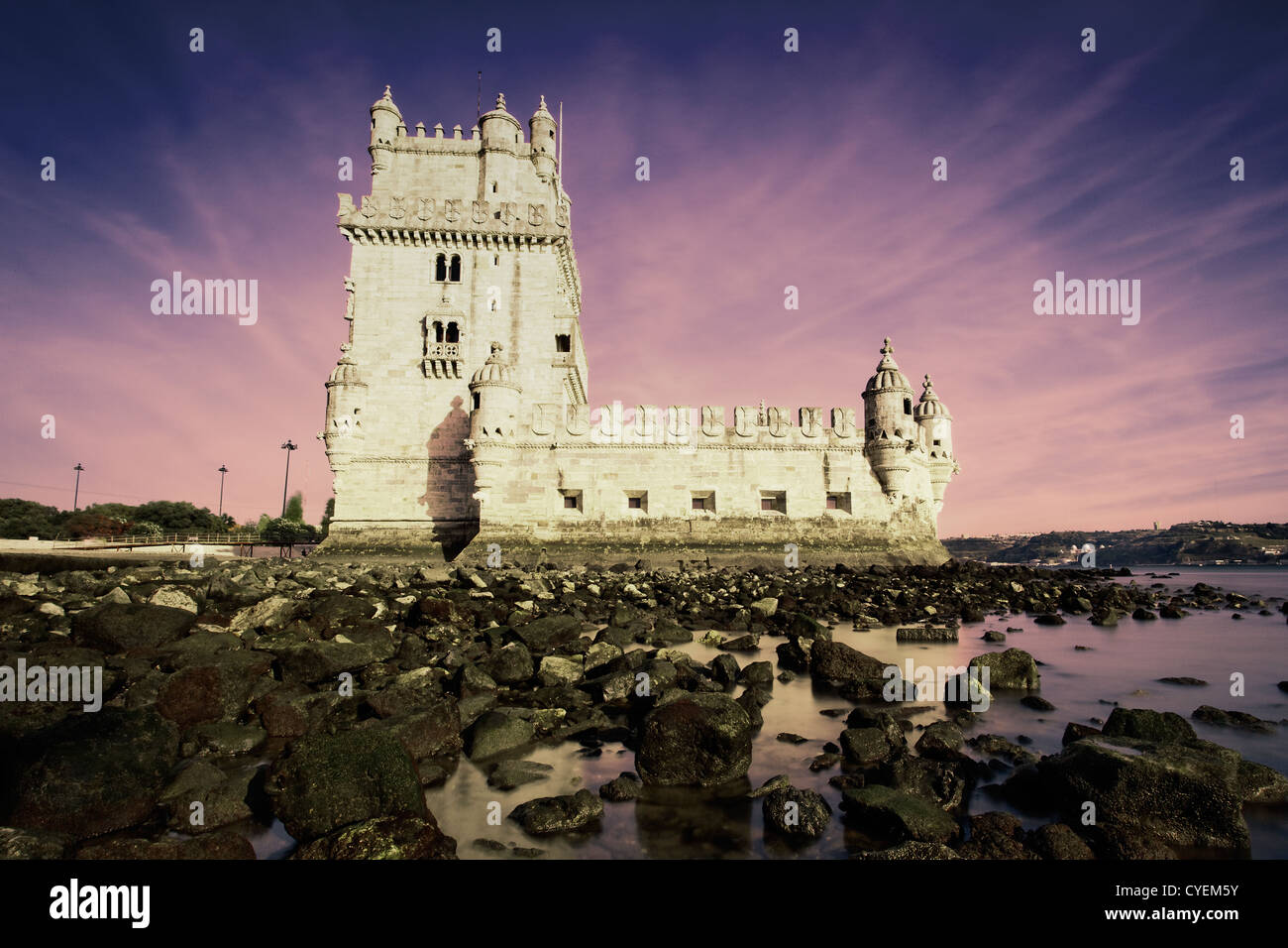 Sonnenuntergang am Turm von Belem, Lissabon, Portugal. Stockfoto