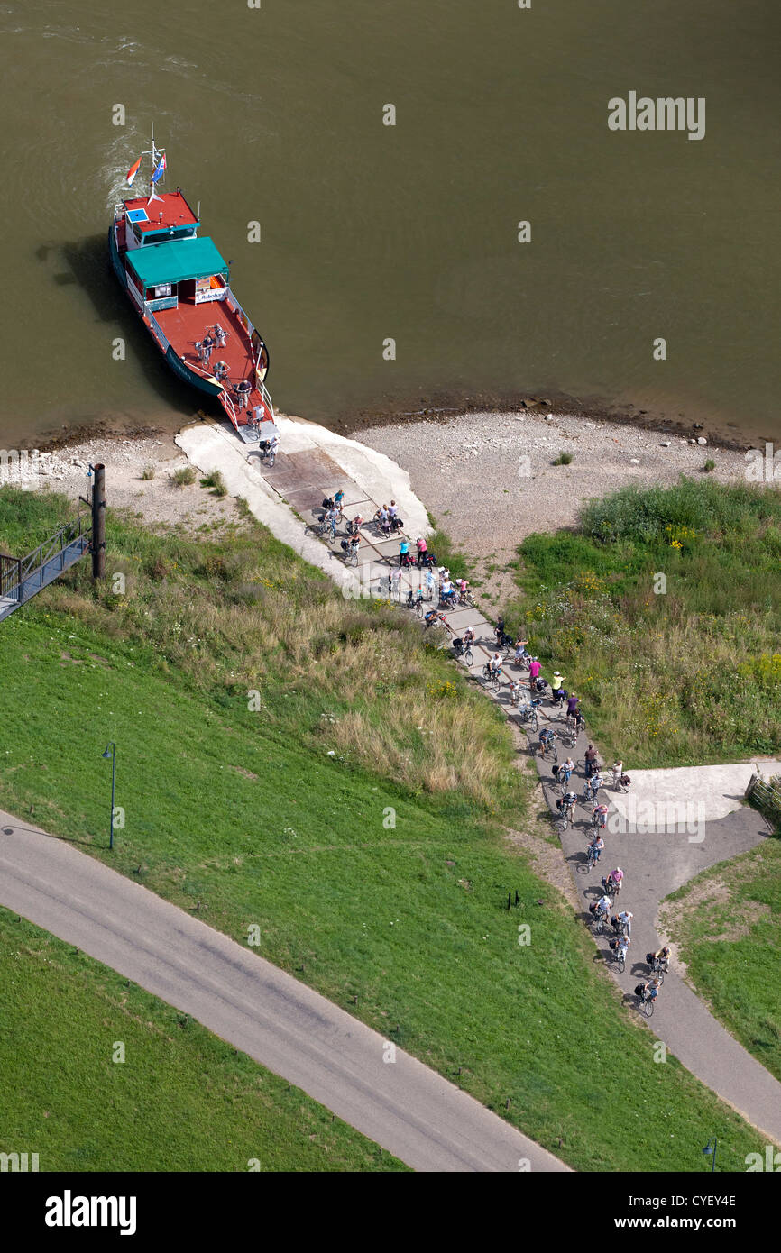 Den Niederlanden, Millingen Aan de Rijn, Fähre, nur für Radfahrer, Rhein überqueren. Luft. Stockfoto
