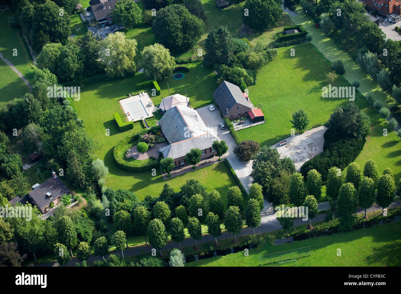 Den Niederlanden Haarzuilens. Luxuriöses Haus. Luft. Stockfoto