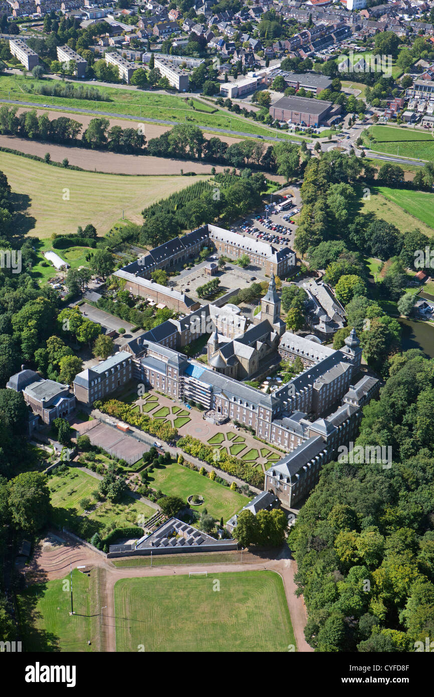 Die Niederlande, Kerkrade, ehemalige Kloster und das Kloster Rolduc genannt. Jetzt Hotel und Konferenz-Center. Luft. Stockfoto