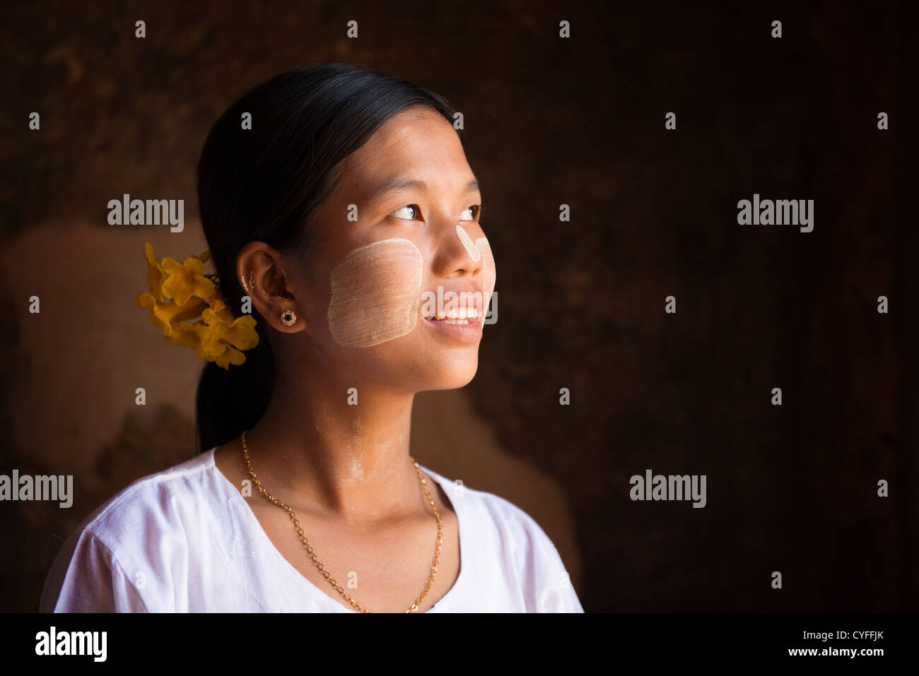 Traditionelle Myanmar Mädchen sucht, Leerzeichen Stockfoto