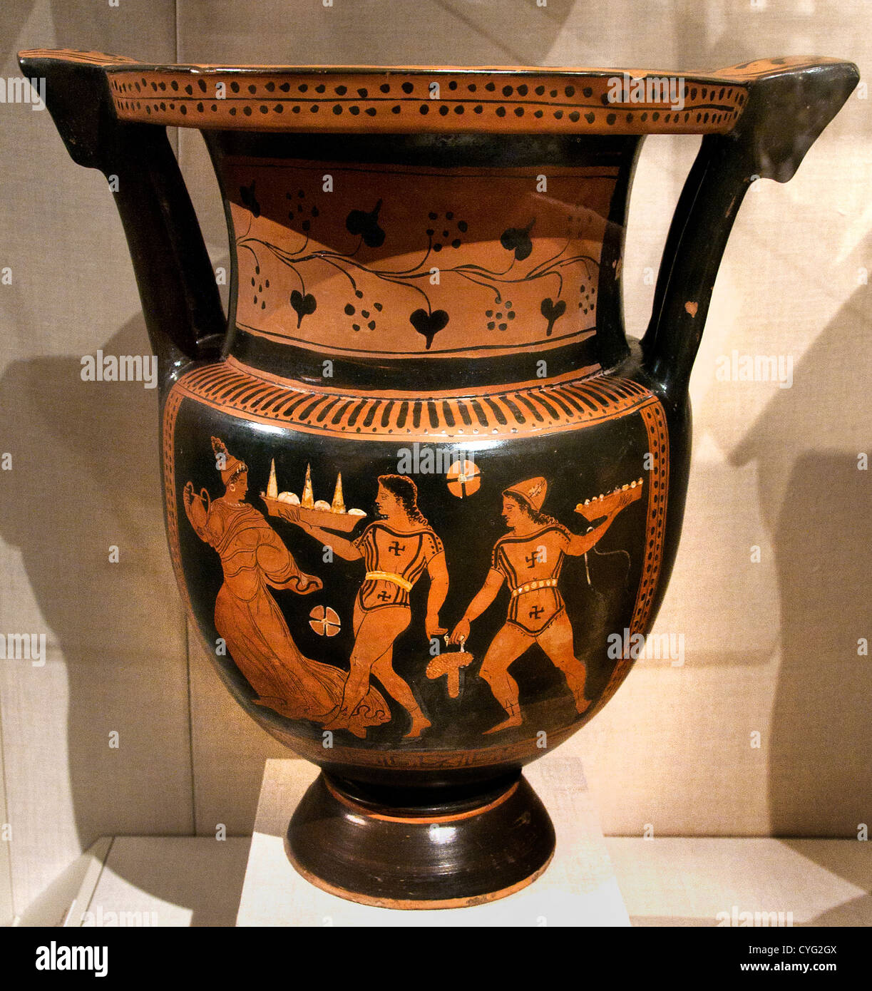 Terrakotta-Spalte-Krater mischen Bogen klassische 375 v. Chr. griechische italienische apulischen 44 cm Schalen mit Kuchen Nestoris Trauben dionysischen Stockfoto
