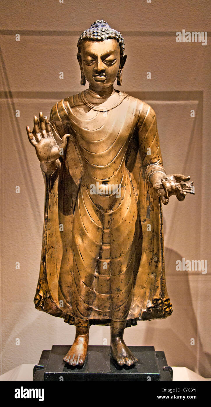Buddha Gupta 6. – 7. Jahrhundert Indien Bihar Bronze 47 cm Skulptur Stockfoto