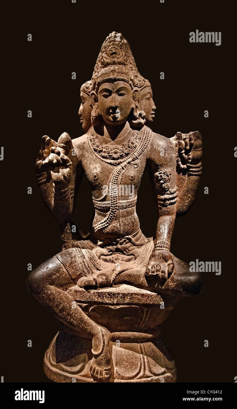 Shiva als Mahesha Chola Periode 10. Jahrhundert Indien Tamil Nadu Granit 148 cm Stockfoto