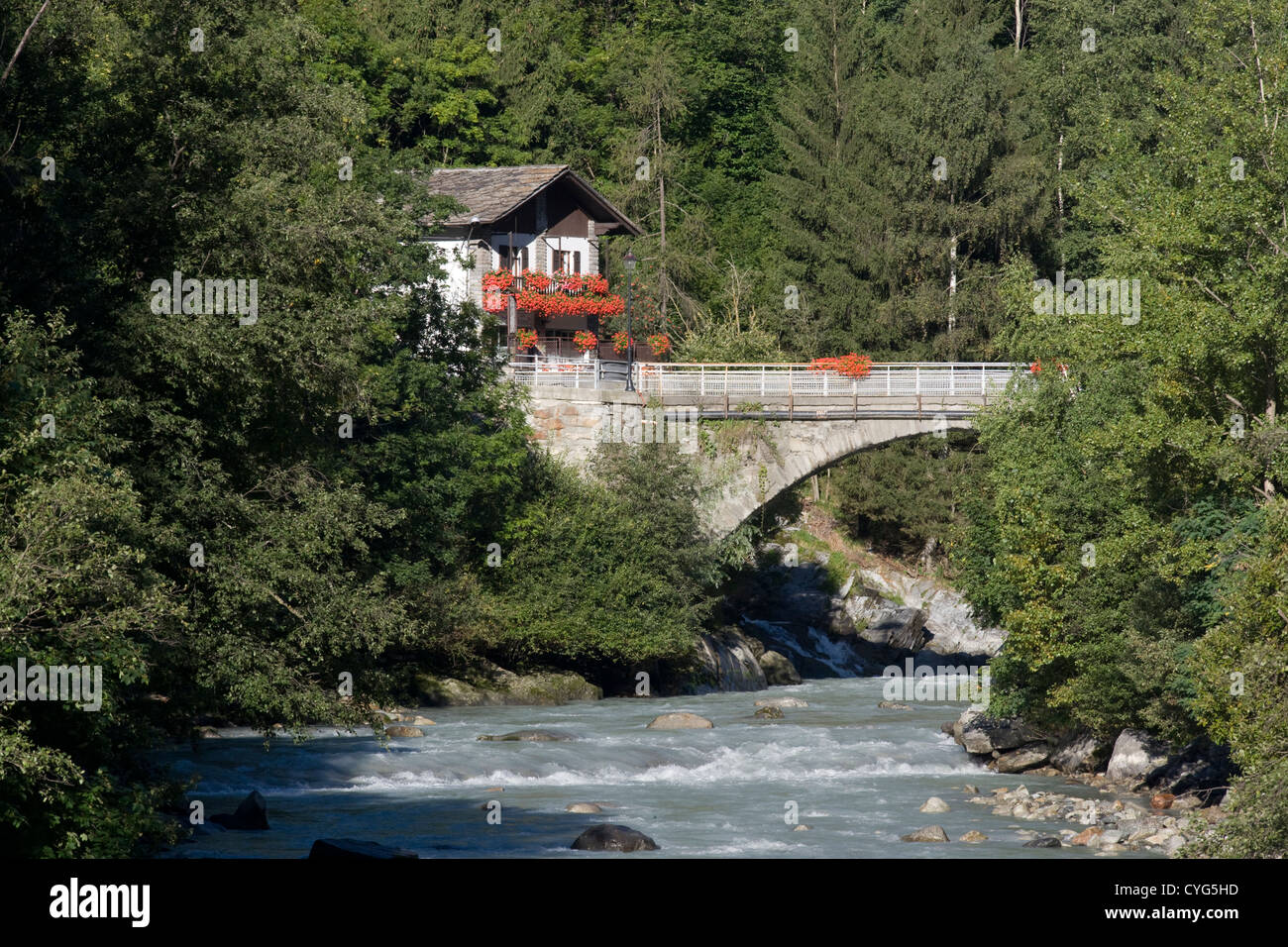 Ansicht des Aostatals unterwegs von Aosta nach Courmayeur Stockfoto