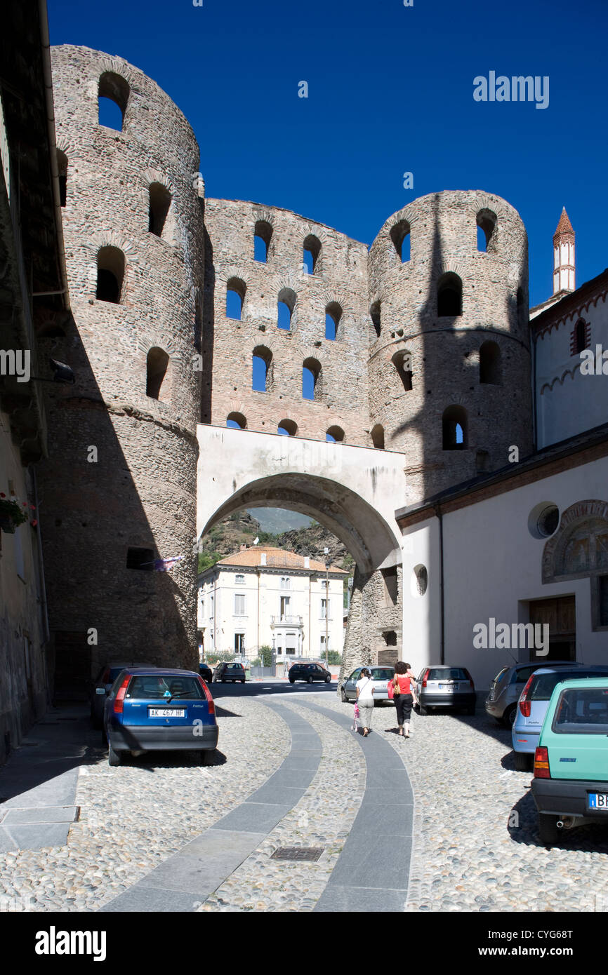 Susa - Porta Savoia gateway Stockfoto