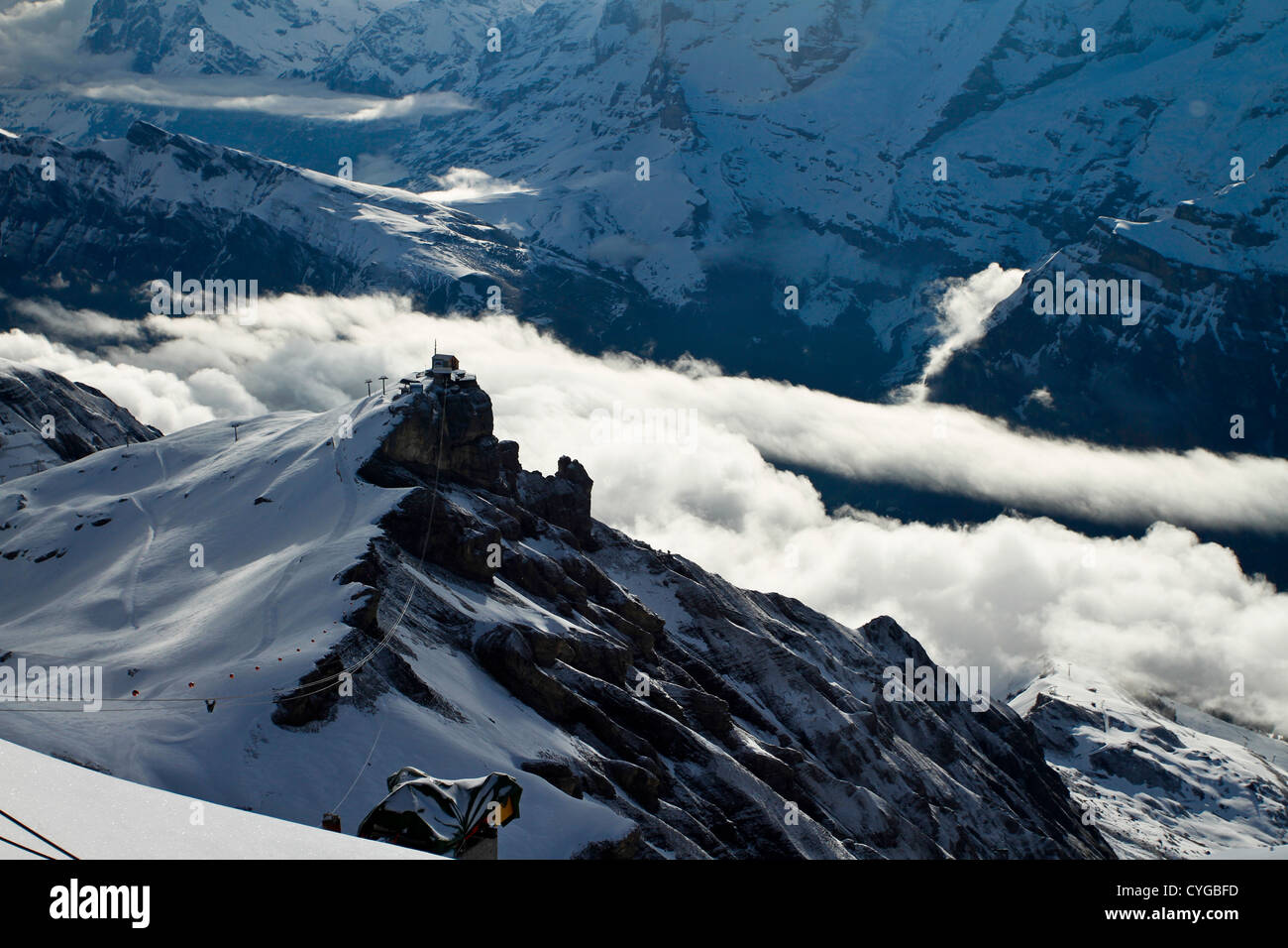 Seilbahnstation Birg. Schweizer Alpen, Berner Oberland. Von Piz Gloria auf dem Schilthorn Berg betrachtet. Stockfoto