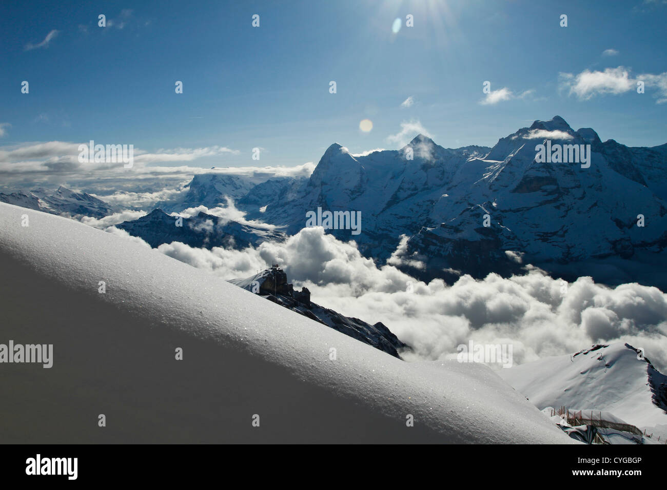 Eiger, Monch und Jungfrau-Sortiment. Schweizer Alpen, Berner Oberland. Aussicht vom Piz Gloria auf dem Schilthorn-Berg Stockfoto