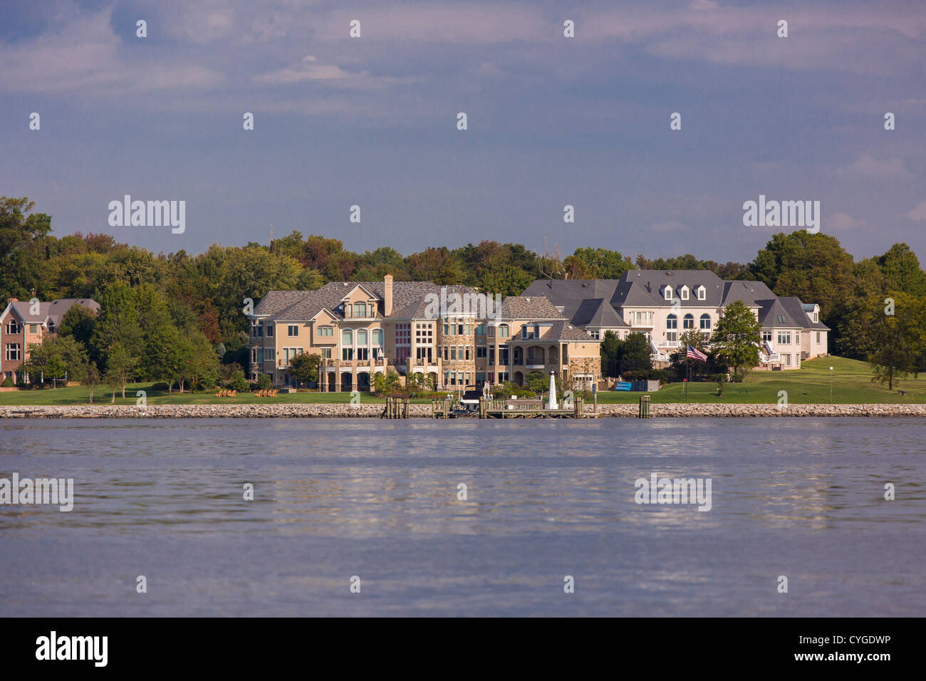 MOUNT VERNON, VIRGINIA, USA - Elite Homes am Potomac RIver. Stockfoto