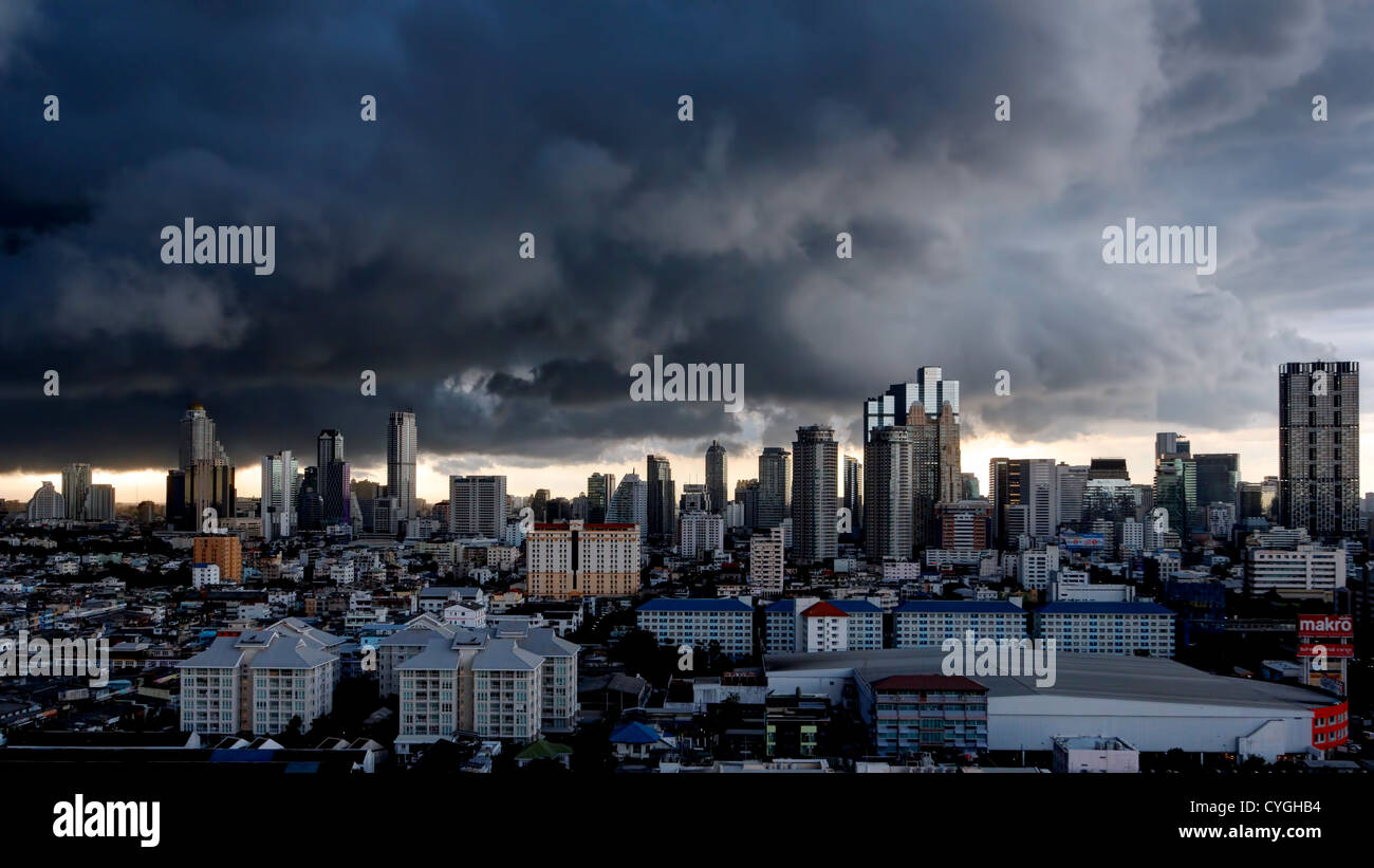 Tempest Engulfing Bangkok Stockfoto