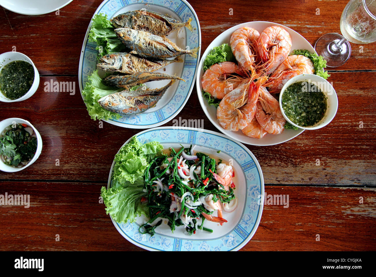 Köstliche Auswahl an Thai Seafood Grill Stockfoto
