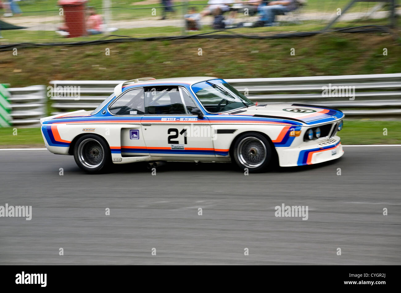 Eine historische BMW CSL Tourenwagen-Rennen in Brands Hatch. Stockfoto