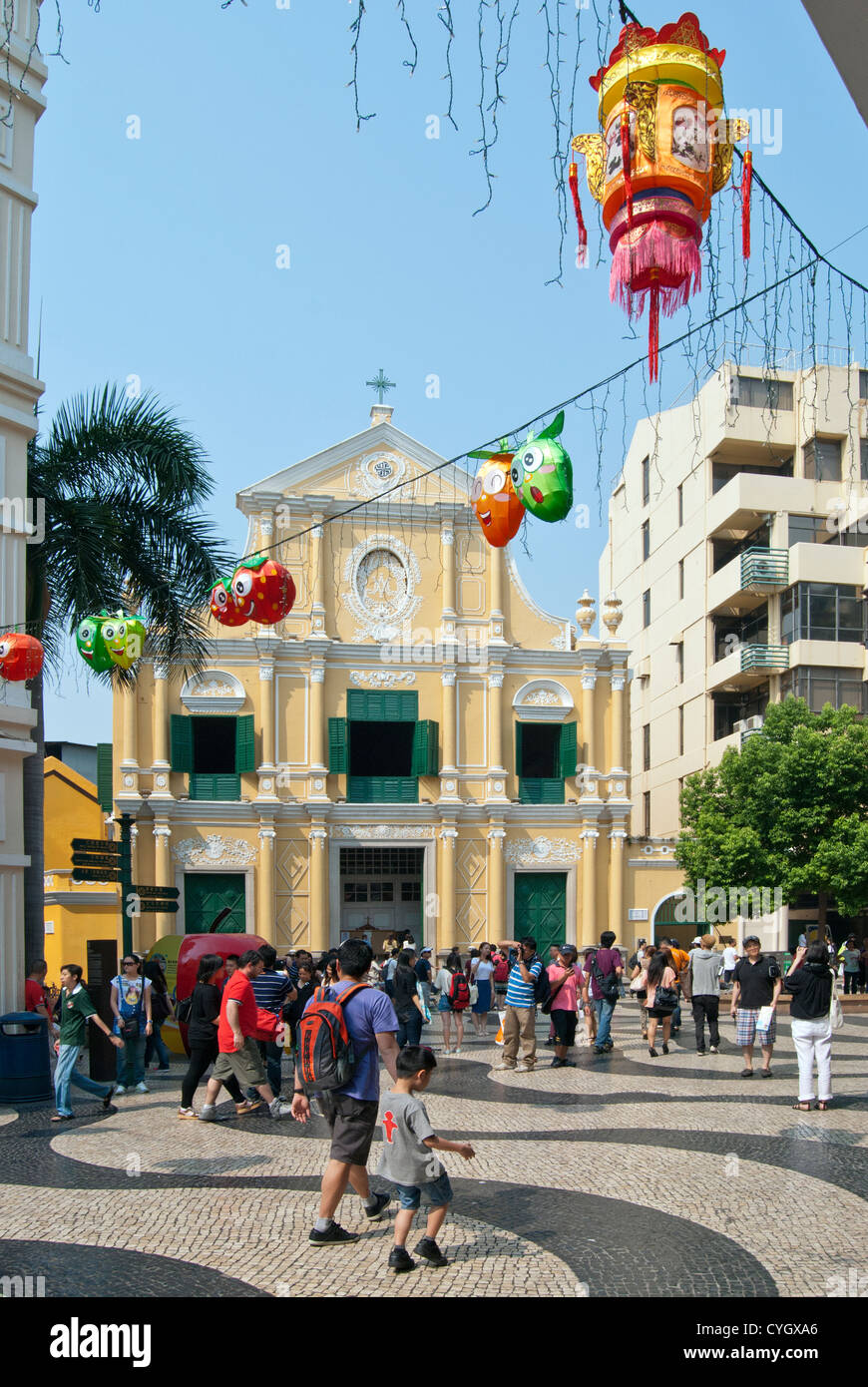 San Domingo-Kirche mit Mid-Autumn Festival Dekorationen, Macau Stockfoto