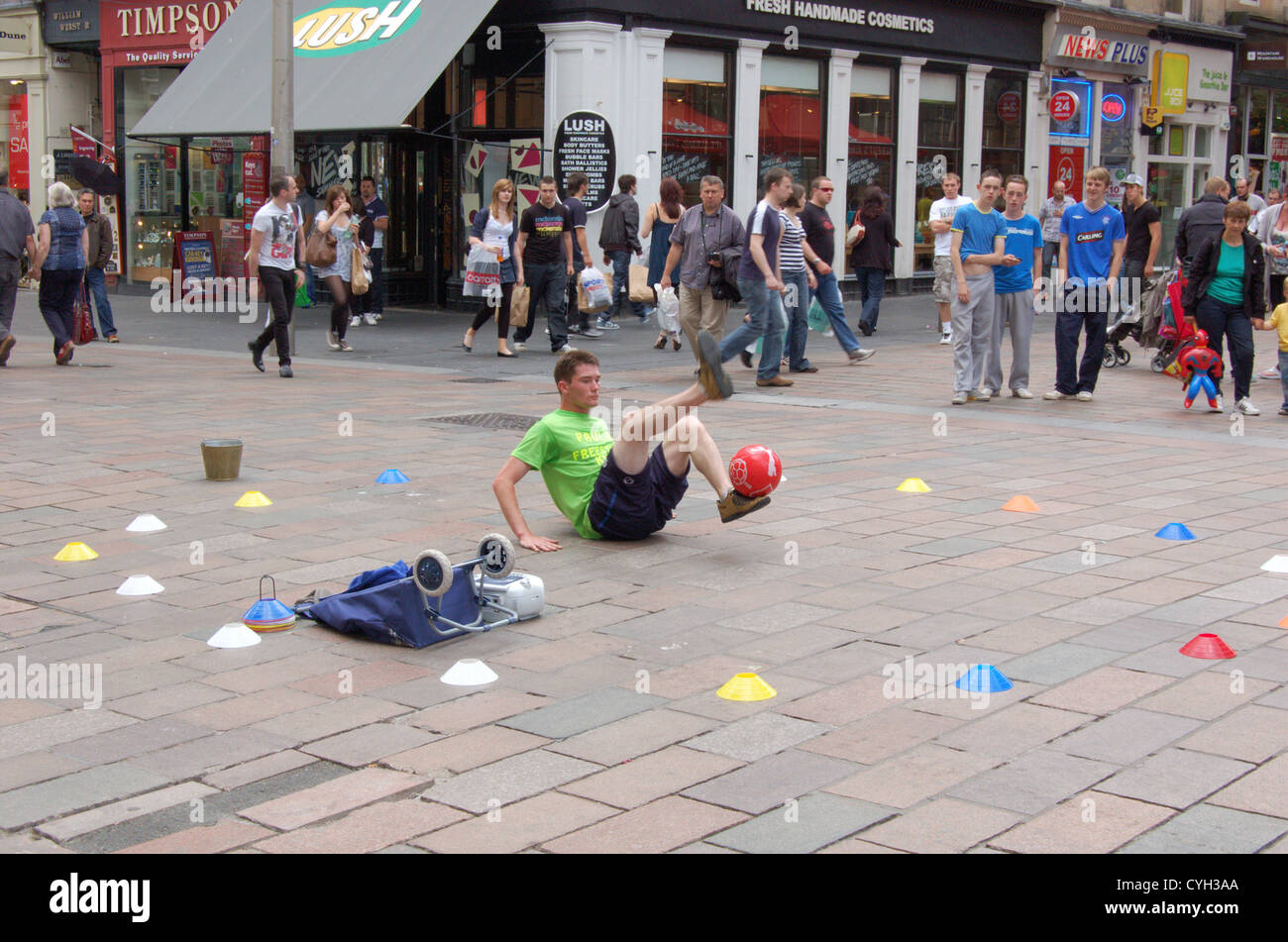 Straßenkünstler in der Buchanan Street in Glasgow, Schottland. Editorial nur 27. Juni 2010 Stockfoto
