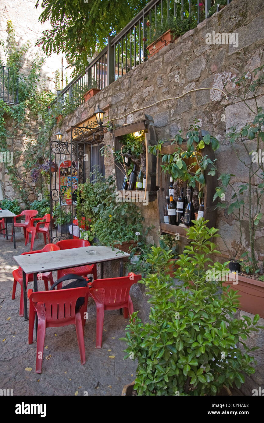 Kleine Bar im Placa Nova, Siurana, Katalonien, Spanien Stockfoto