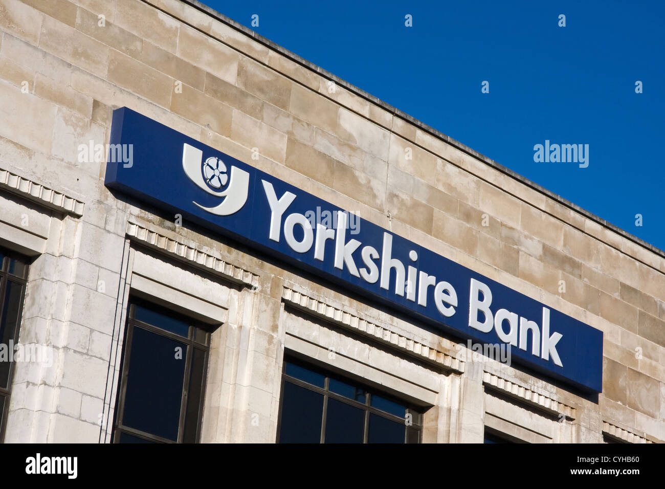 Melden Sie außen Yorkshire Bank-Filiale Stockfoto