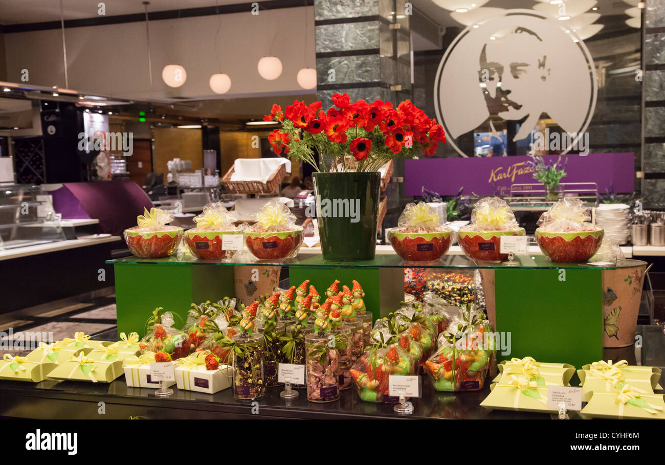 Karl Fazer Café verkaufen Kaffee, Süßigkeiten, Blumen und Desserts in Zentral-Helsinki, Finnland Stockfoto