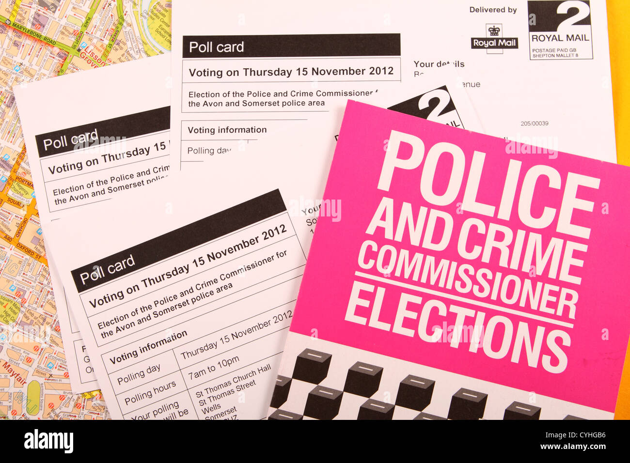 Polizei und Kriminalität Kommissar Wahlen Stimmkarten für 15. November 2012 Stockfoto