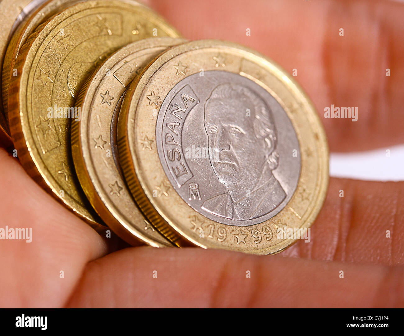 Handvoll spanischen Euro-Münzen für eine Zahlung Stockfoto