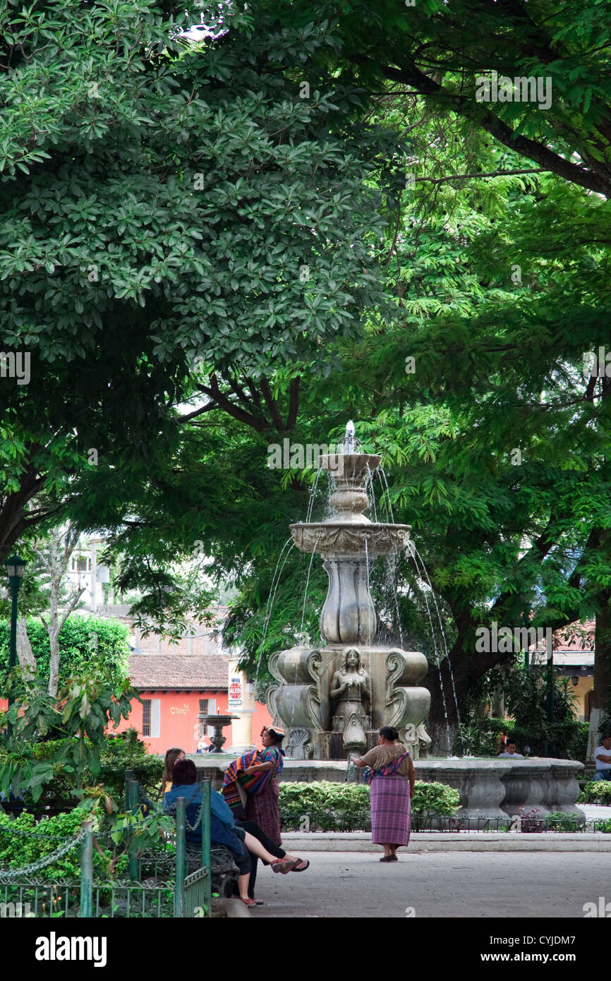 Brunnen im Stadtplatz Antigua, Guatemala. Stockfoto